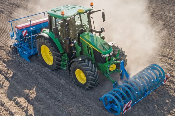 John Deere Release New 6M Range of Tractors