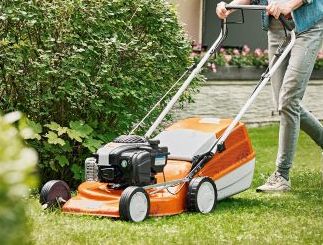 Why are Stihl 2 Series Petrol Lawn Mowers Ideal for Medium Sized Gardens?