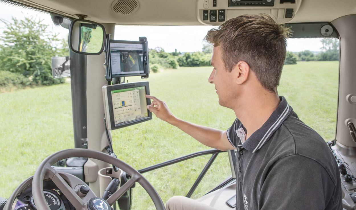 4640 Universal Display