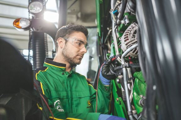 John Deere To Host Online Military Hiring Programme Careers Event For Service Leavers