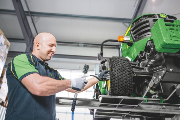 John Deere named on list of UK’s top 15 employers of veterans 