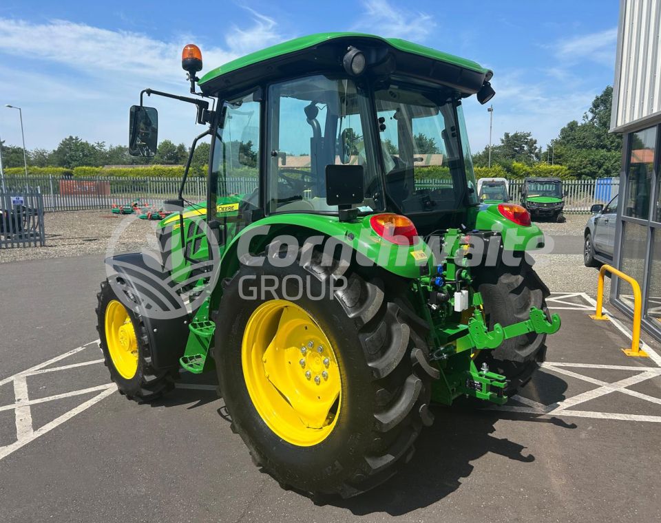 John Deere 5075E