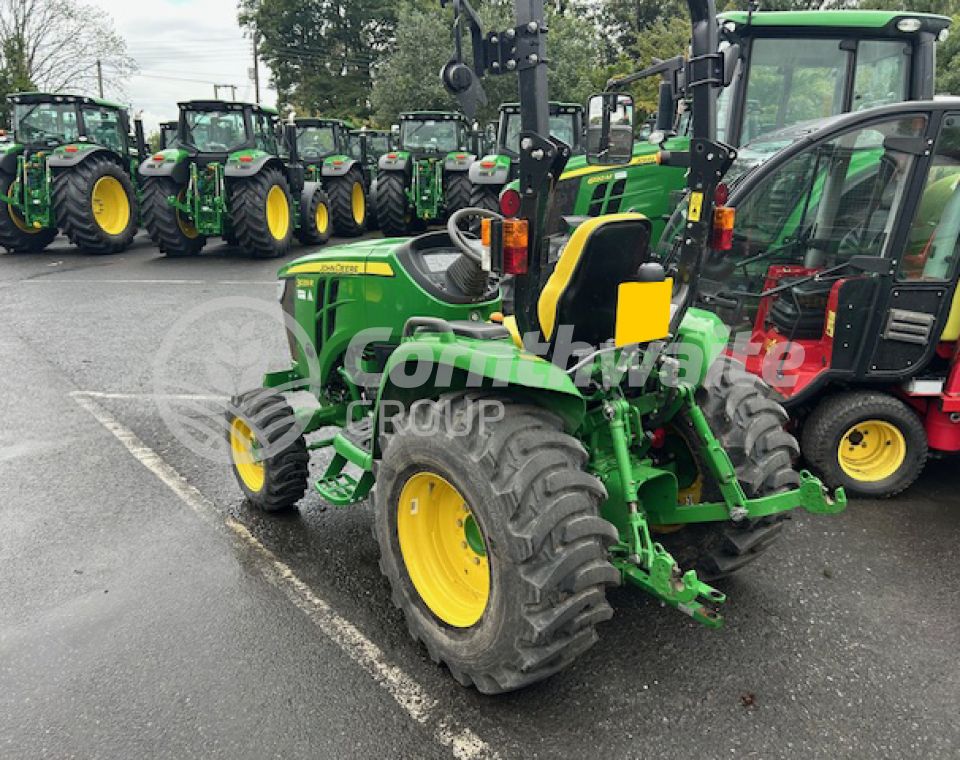 John Deere 3039R