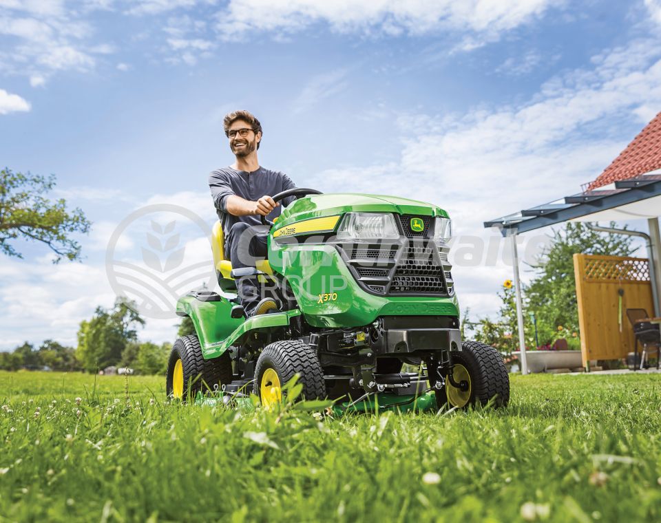 John Deere X370
