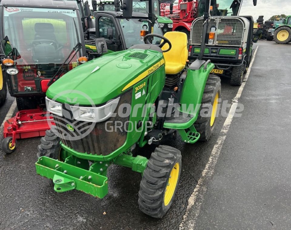 John Deere 3039R