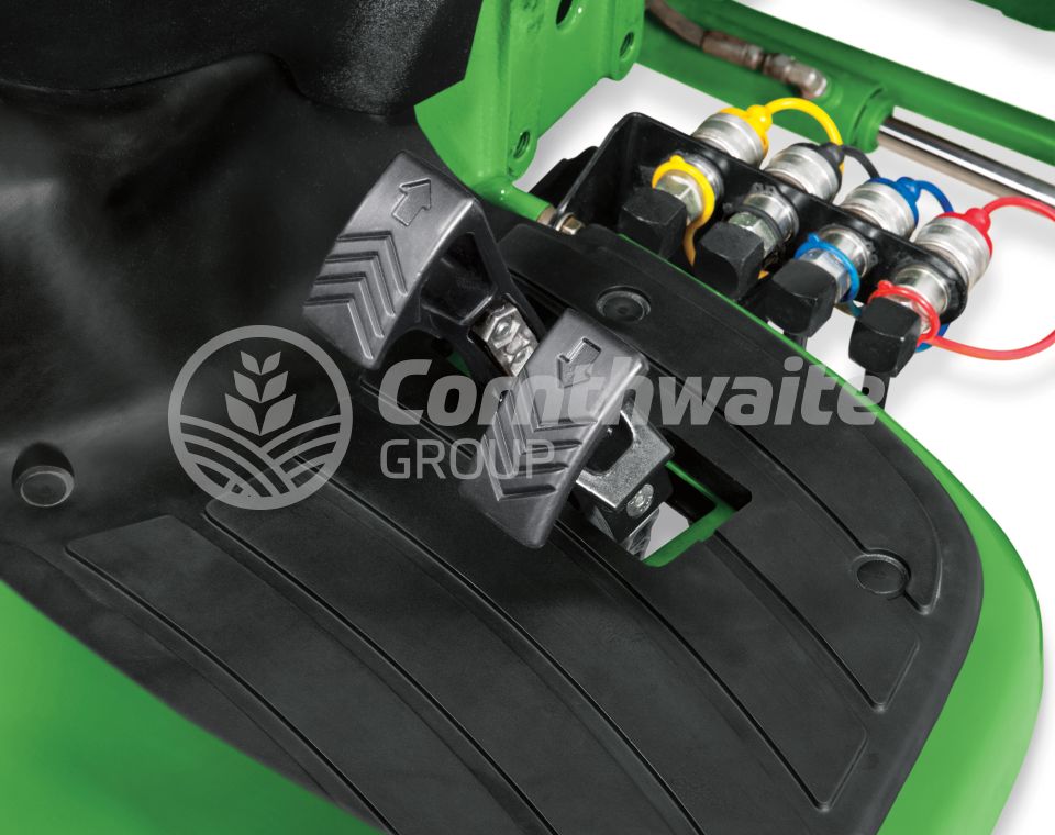 John Deere 3046R