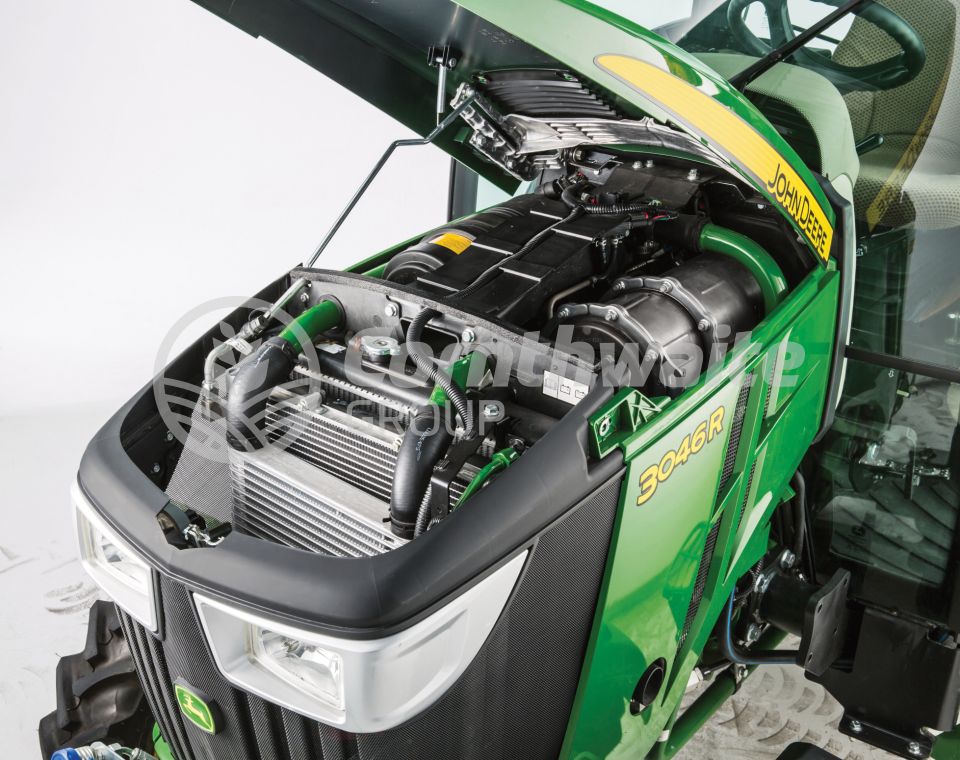 John Deere 3046R