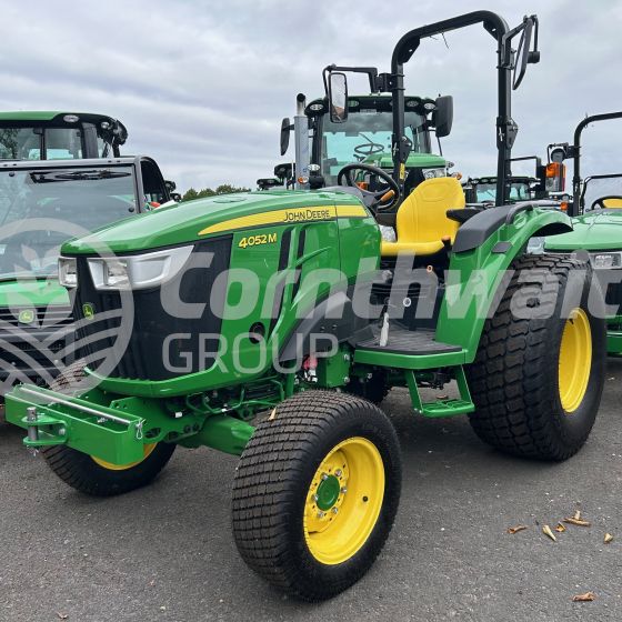 John Deere 4052M
