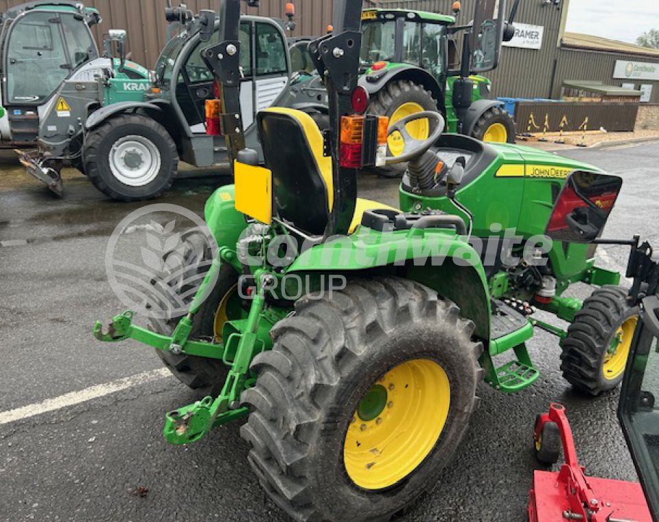 John Deere 3039R