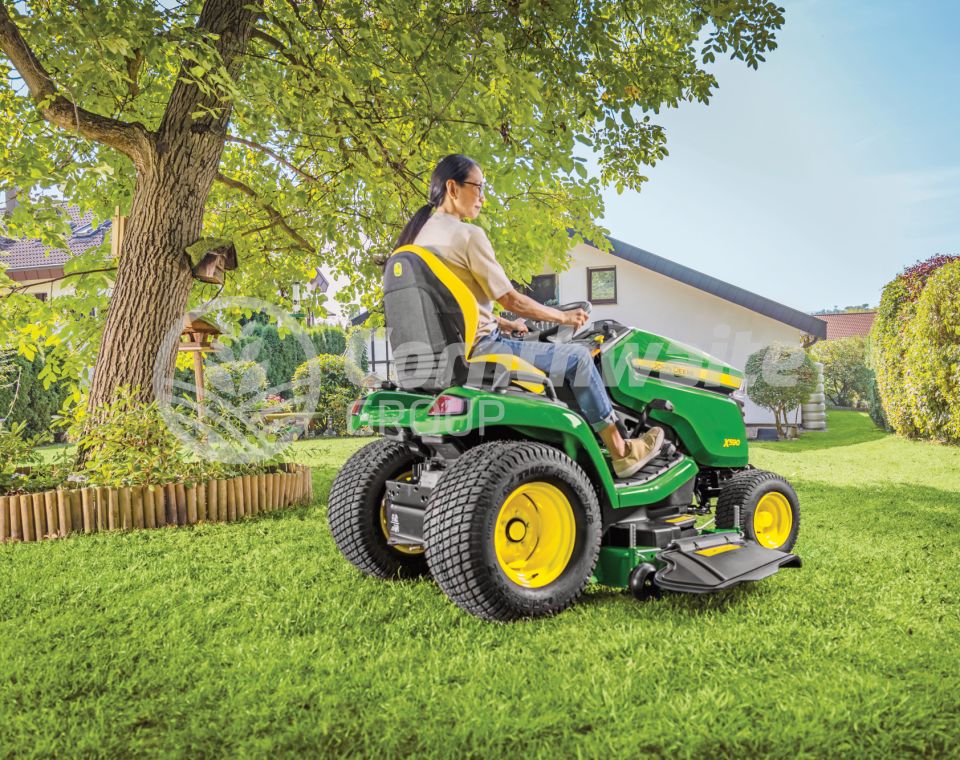 John Deere X590