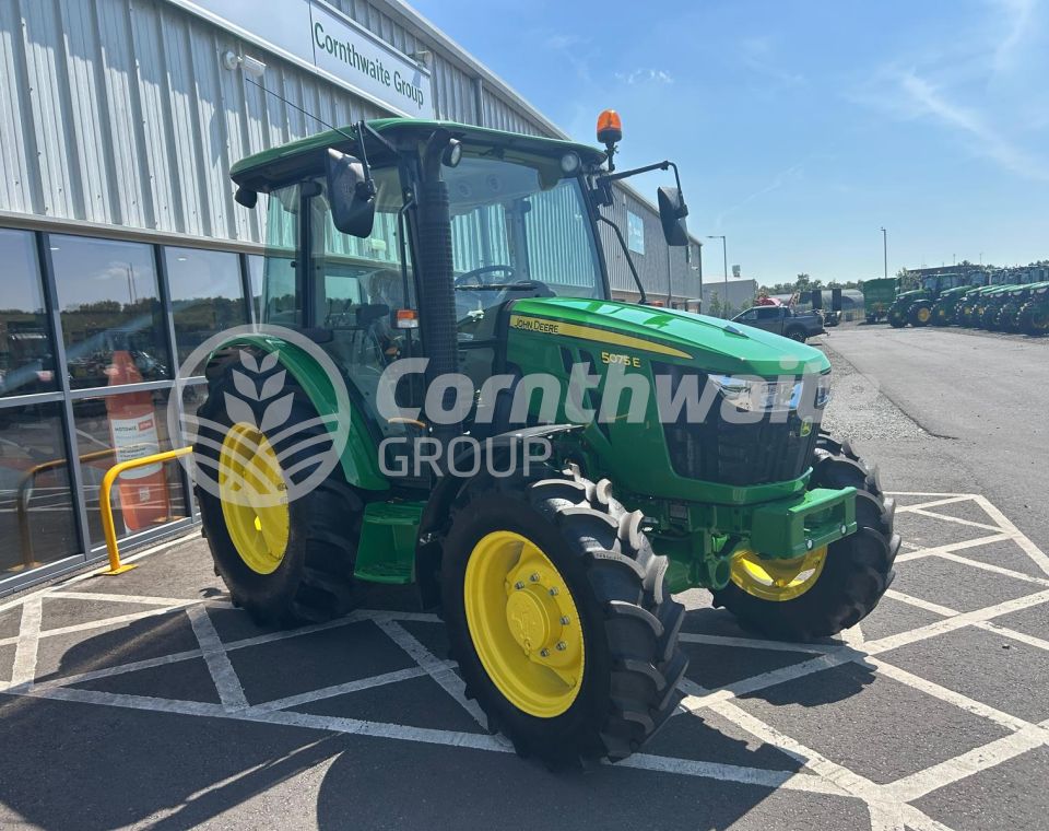 John Deere 5075E