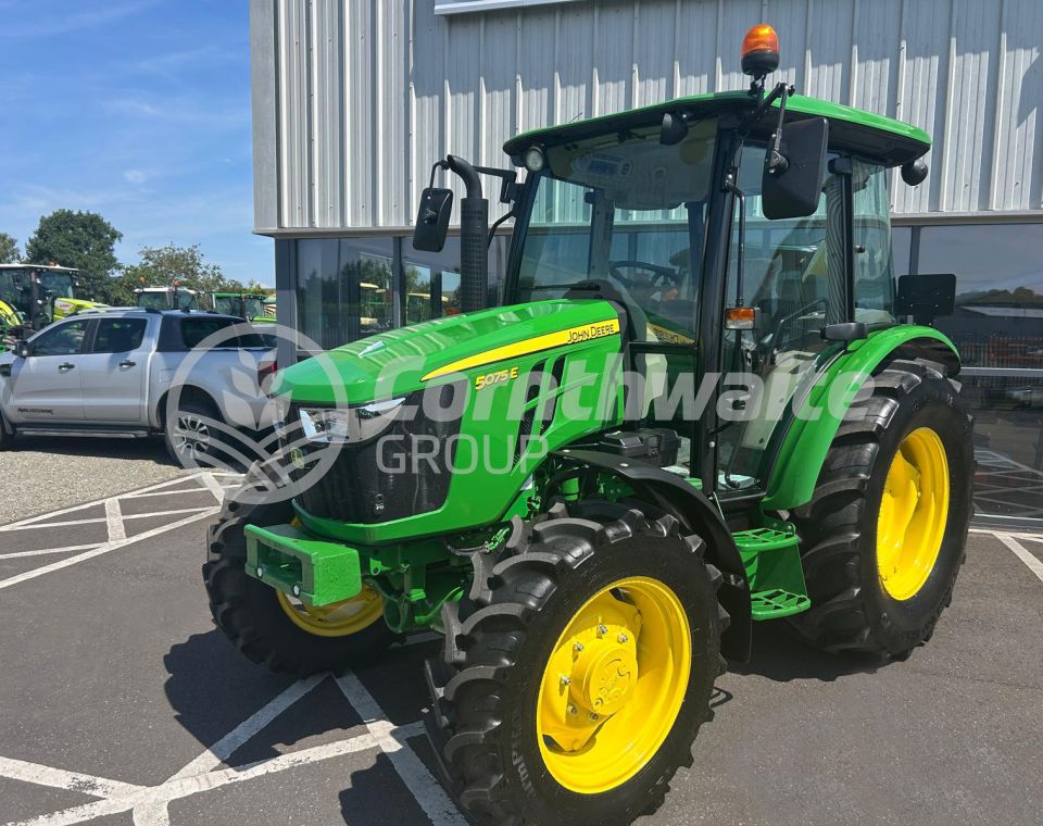 John Deere 5075E