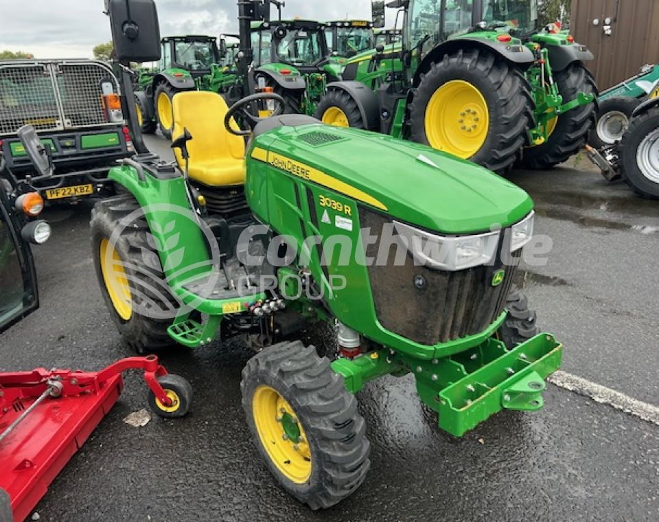 John Deere 3039R