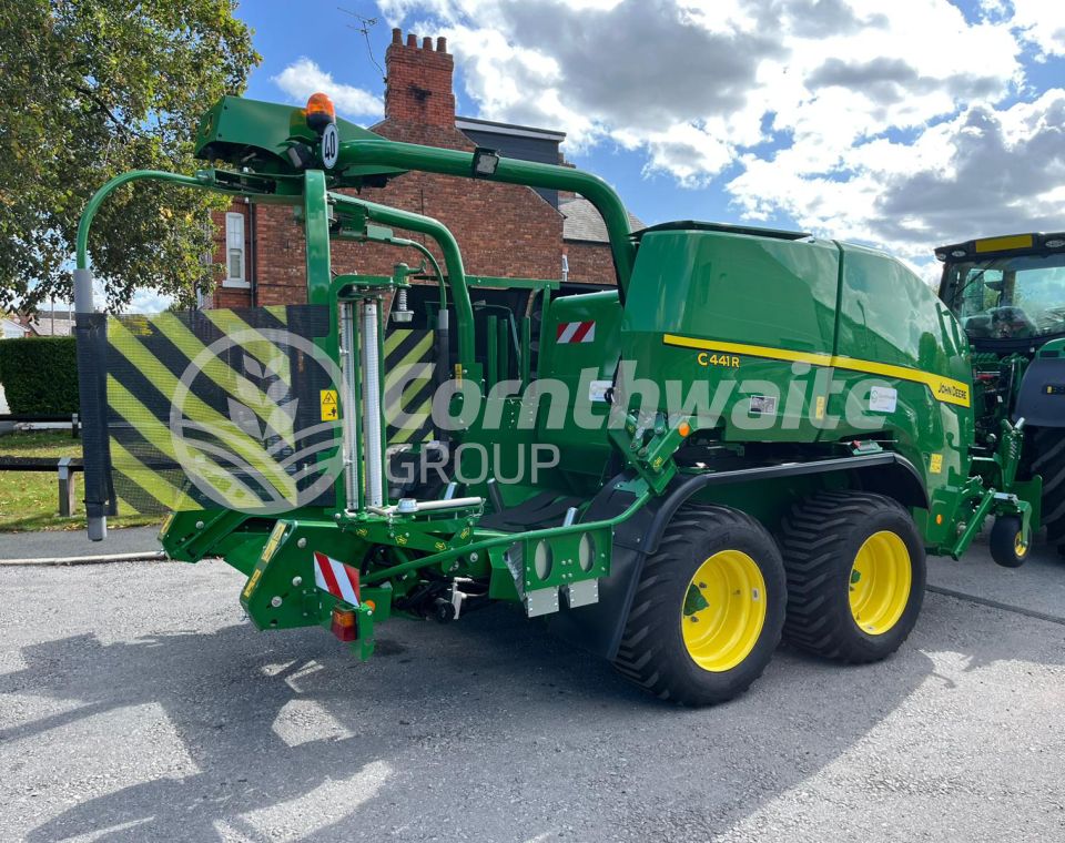 John Deere C441R