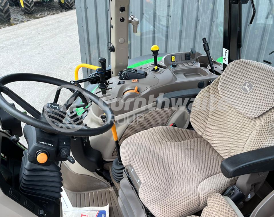 John Deere 5130M