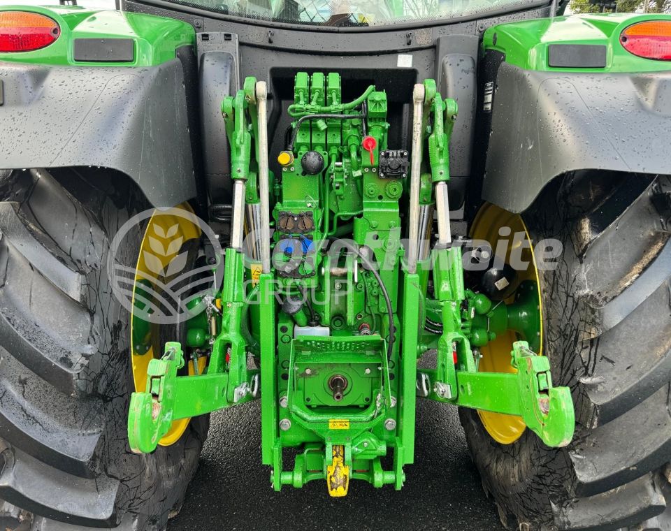 John Deere 6R120