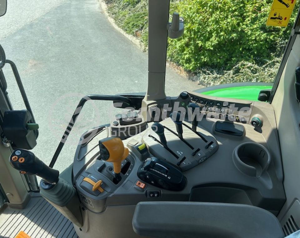 John Deere 6100M