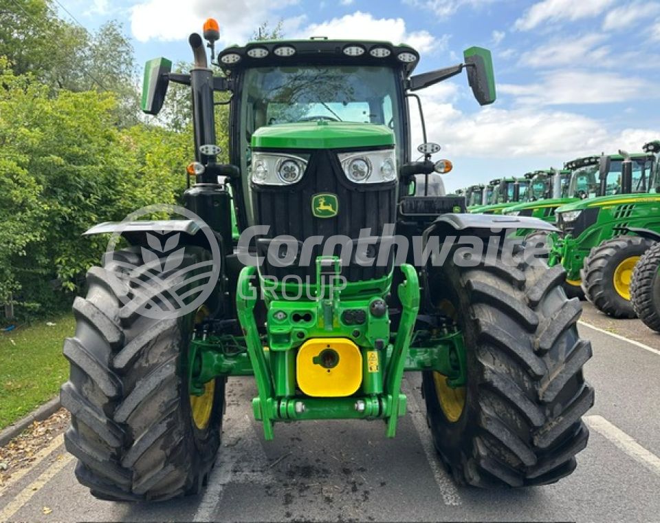 John Deere 6R 215