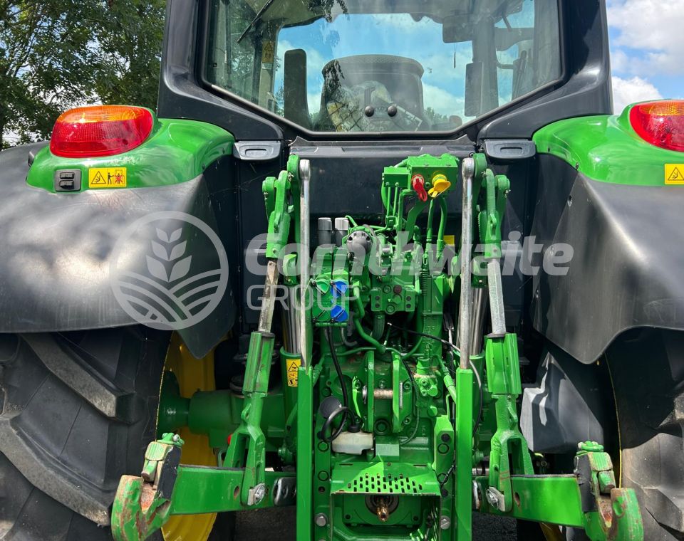 John Deere 6120M