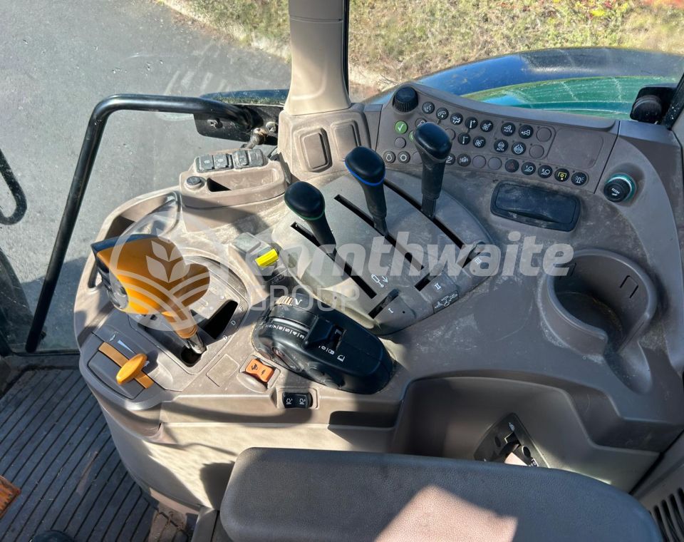 John Deere 6120M