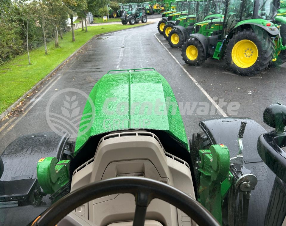 John Deere 6R 215
