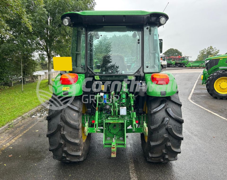 John Deere 5075E
