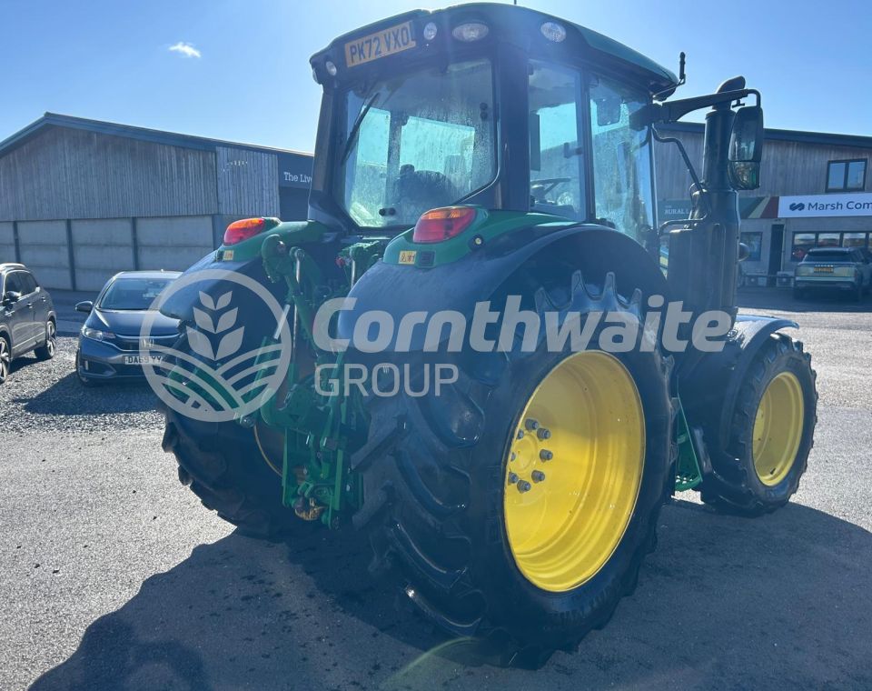 John Deere 6120M
