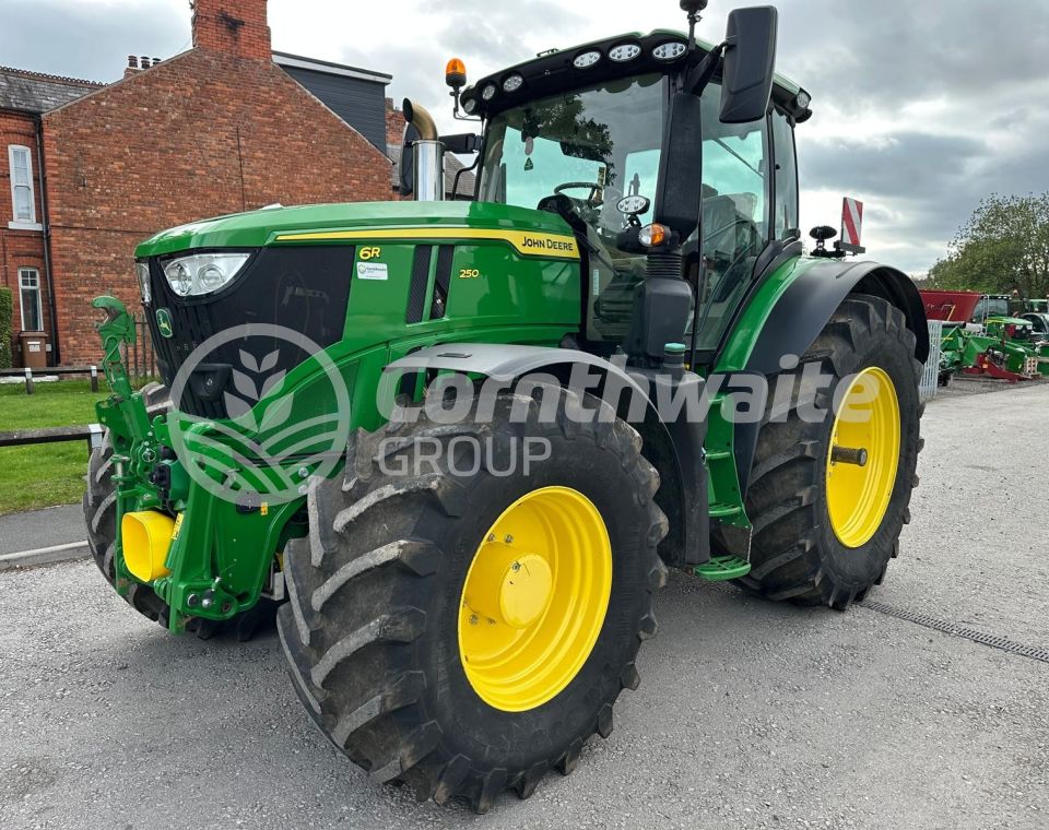 John Deere 6R 250