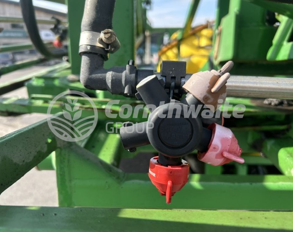 John Deere M724 Trailed Sprayer