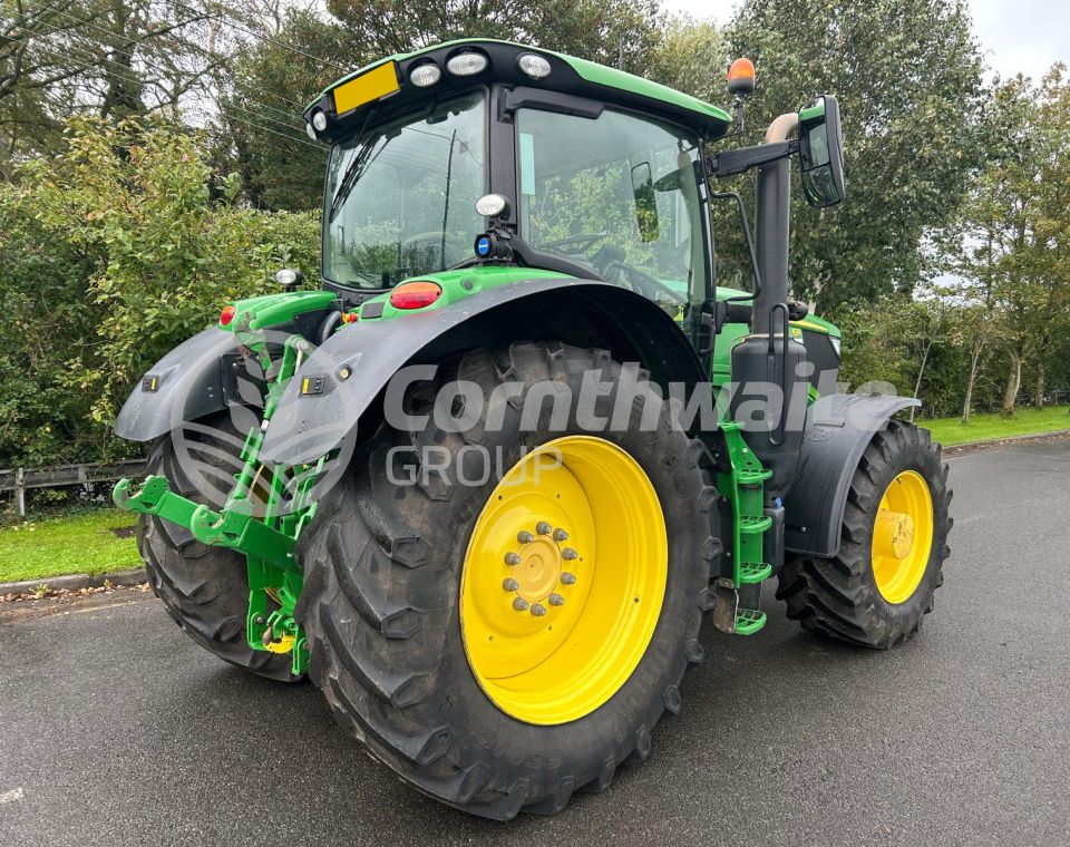 John Deere 6R 215