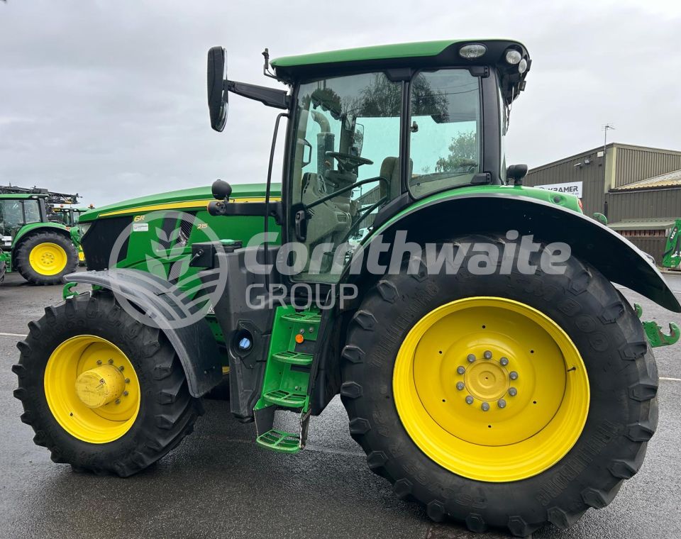 John Deere 6R 215
