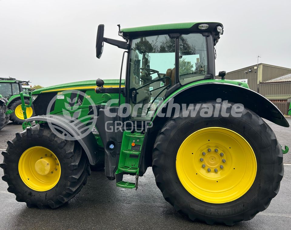 John Deere 6R 215