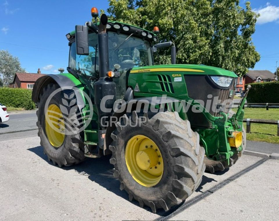 John Deere 6215R