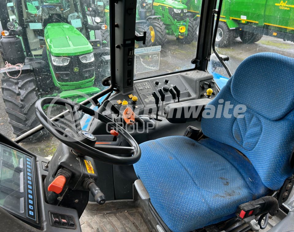 New Holland TM140