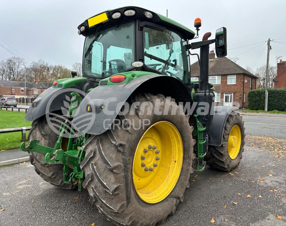 John Deere 6R 195