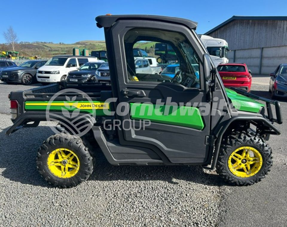 John Deere 865M