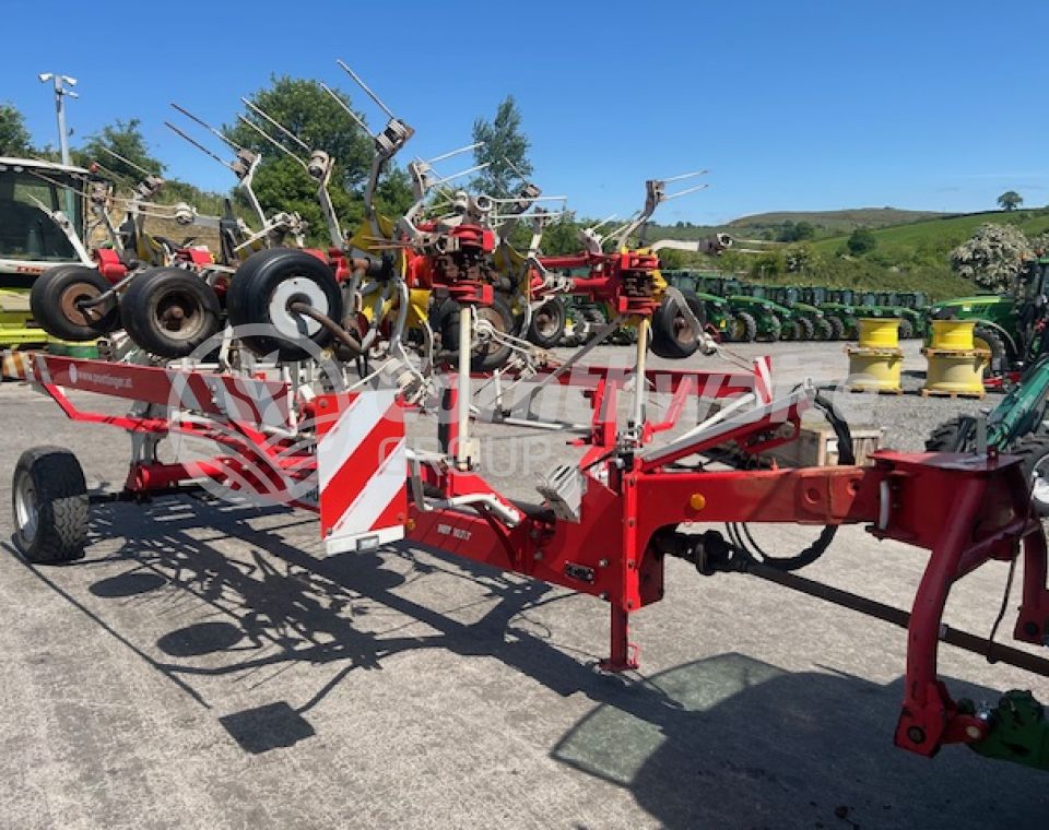 Pottinger Hit 10.11T Trailed Tedder 