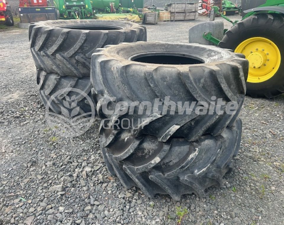 Firestone Pair of 650/65/42  Pair of 600/65/28