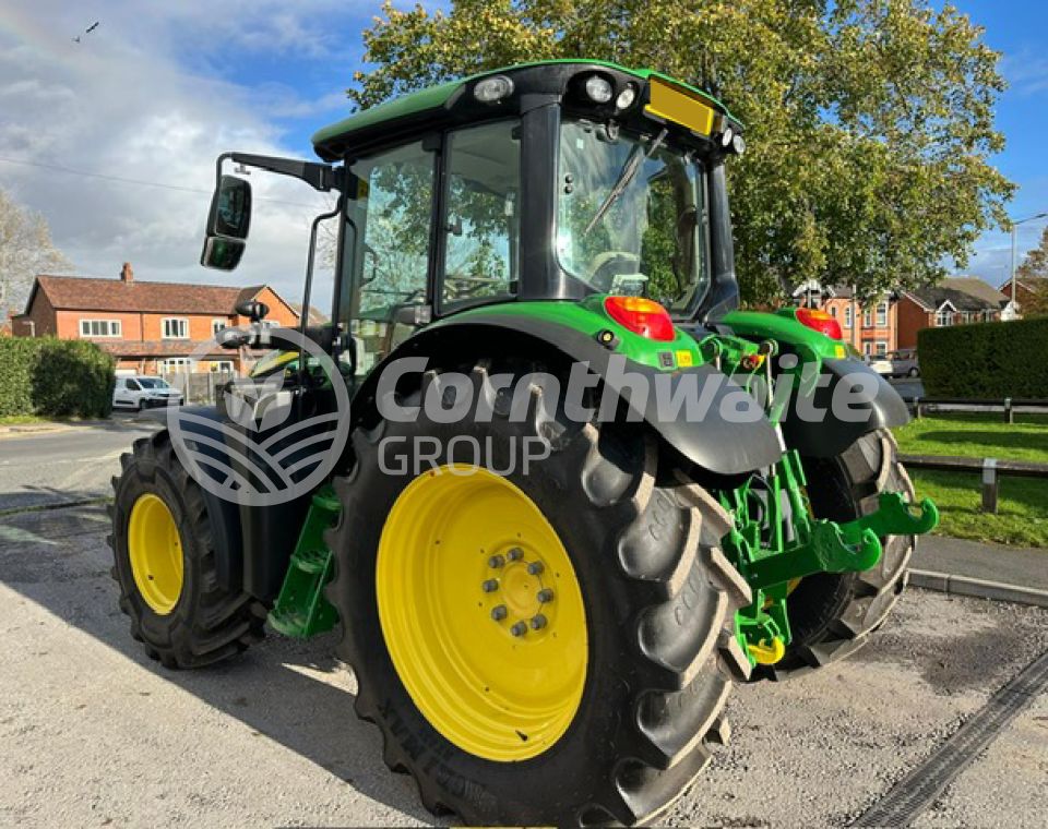 John Deere 6120M
