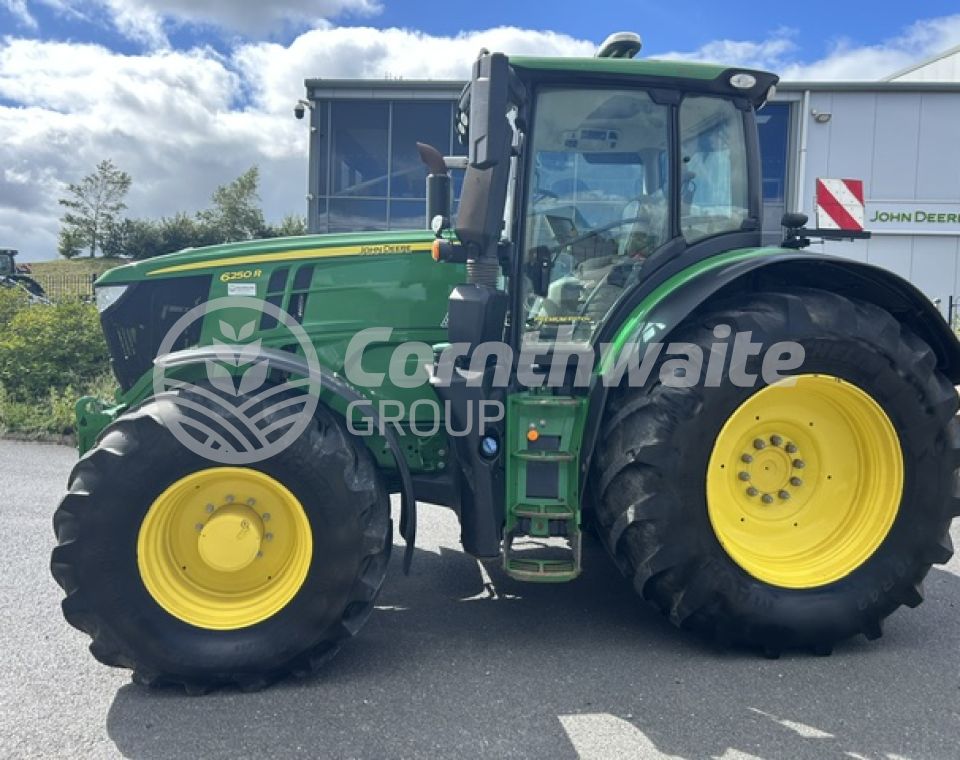 John Deere 6250R