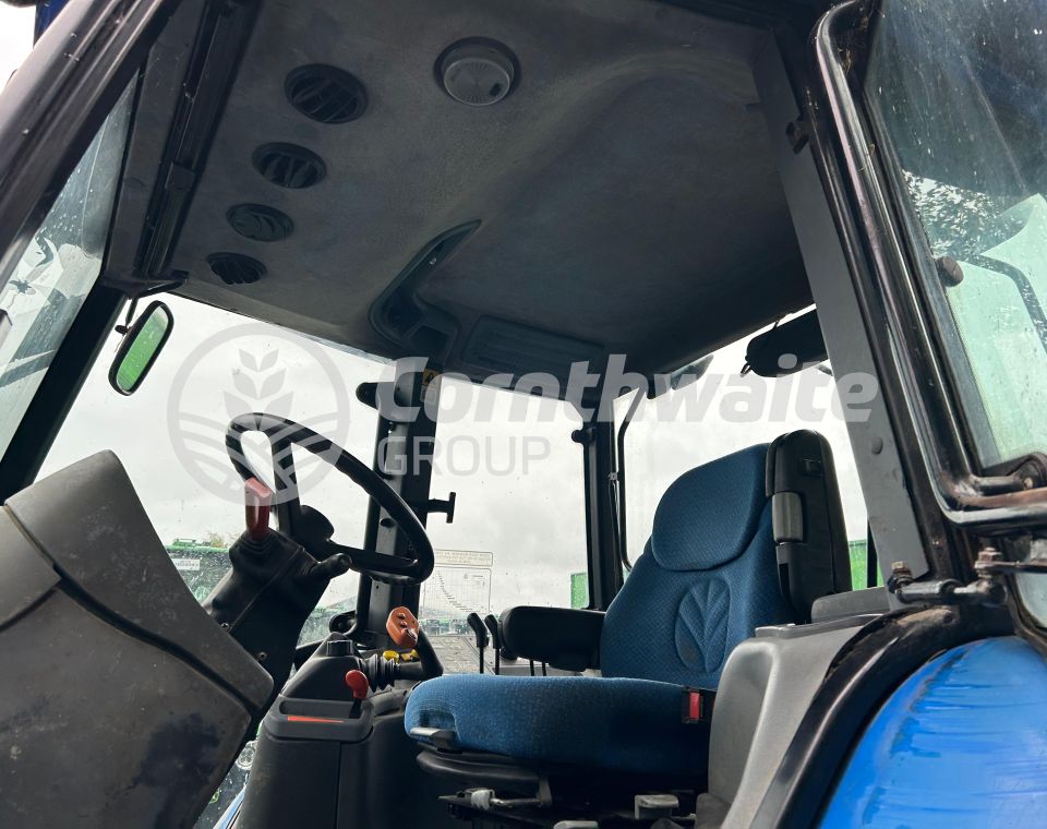 New Holland TM140