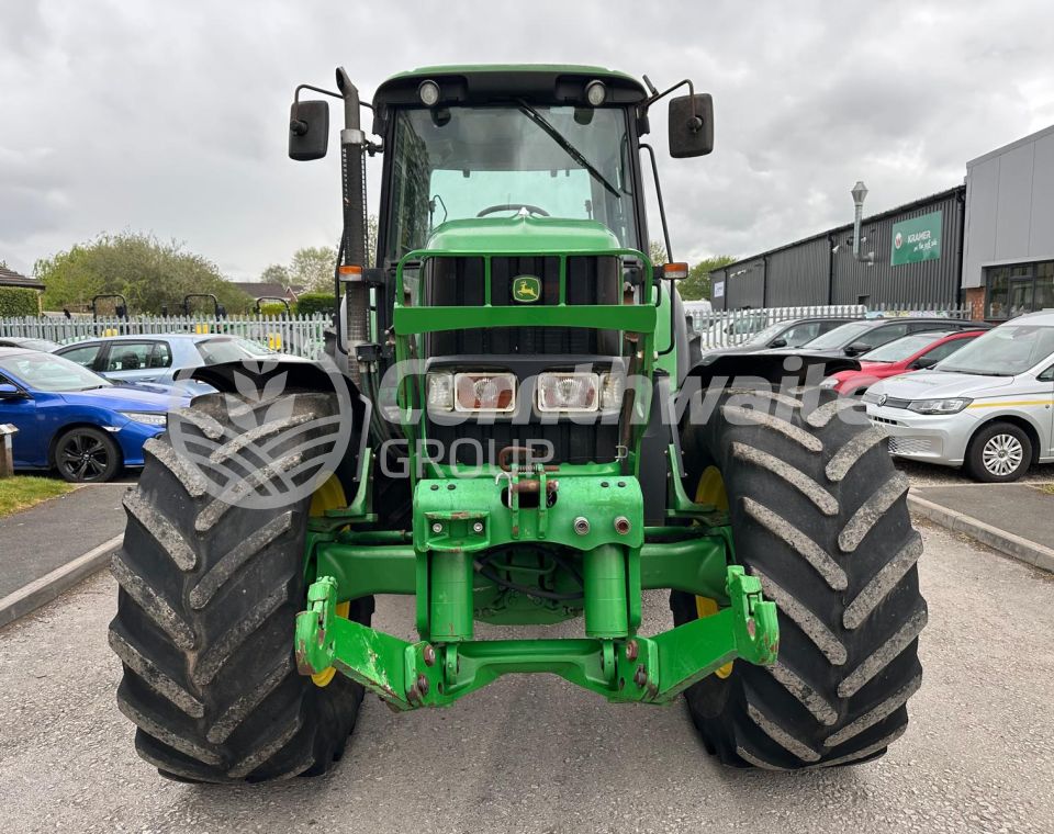 John Deere 6630