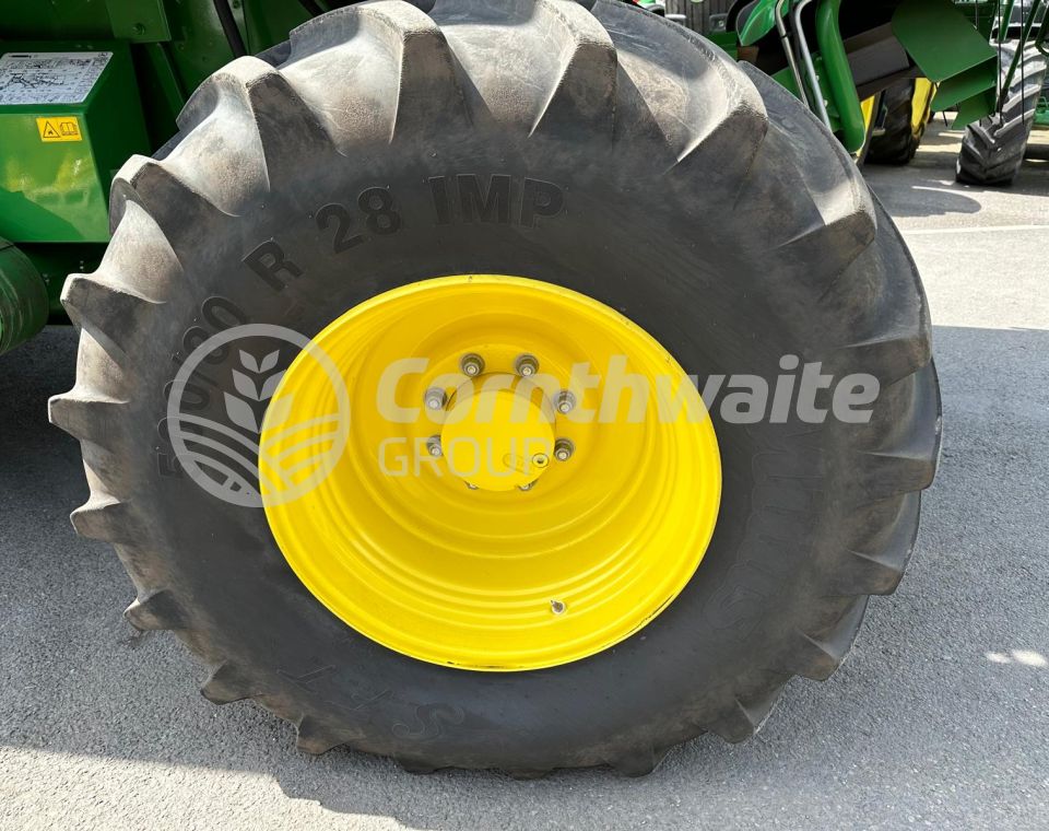John Deere T560i