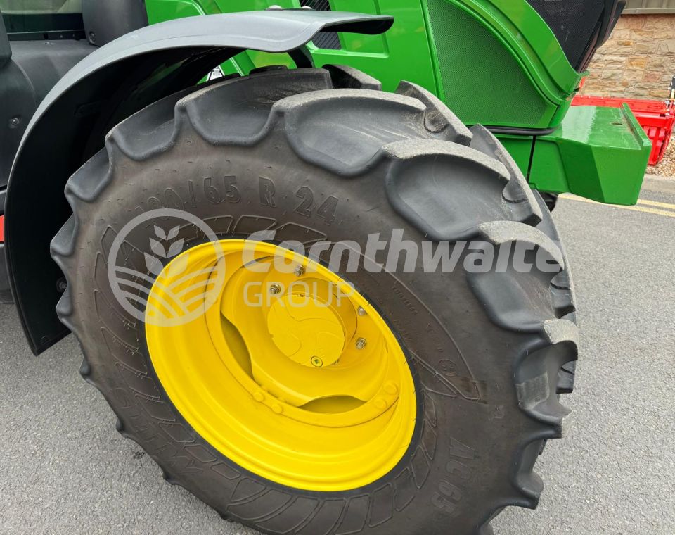 John Deere 6R120