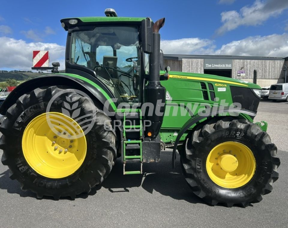 John Deere 6250R