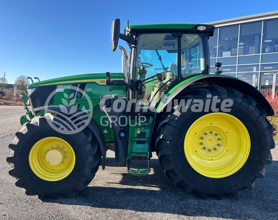 John Deere 6R 195