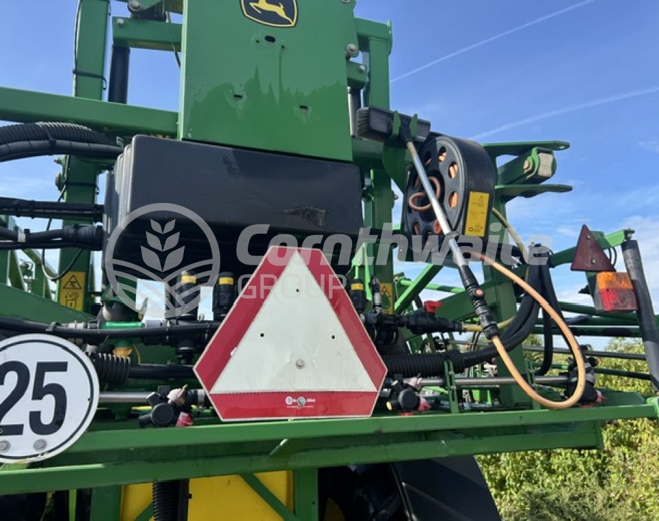 John Deere M724 Trailed Sprayer
