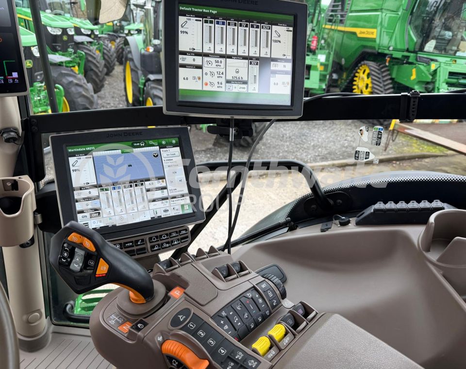 John Deere 6R 215