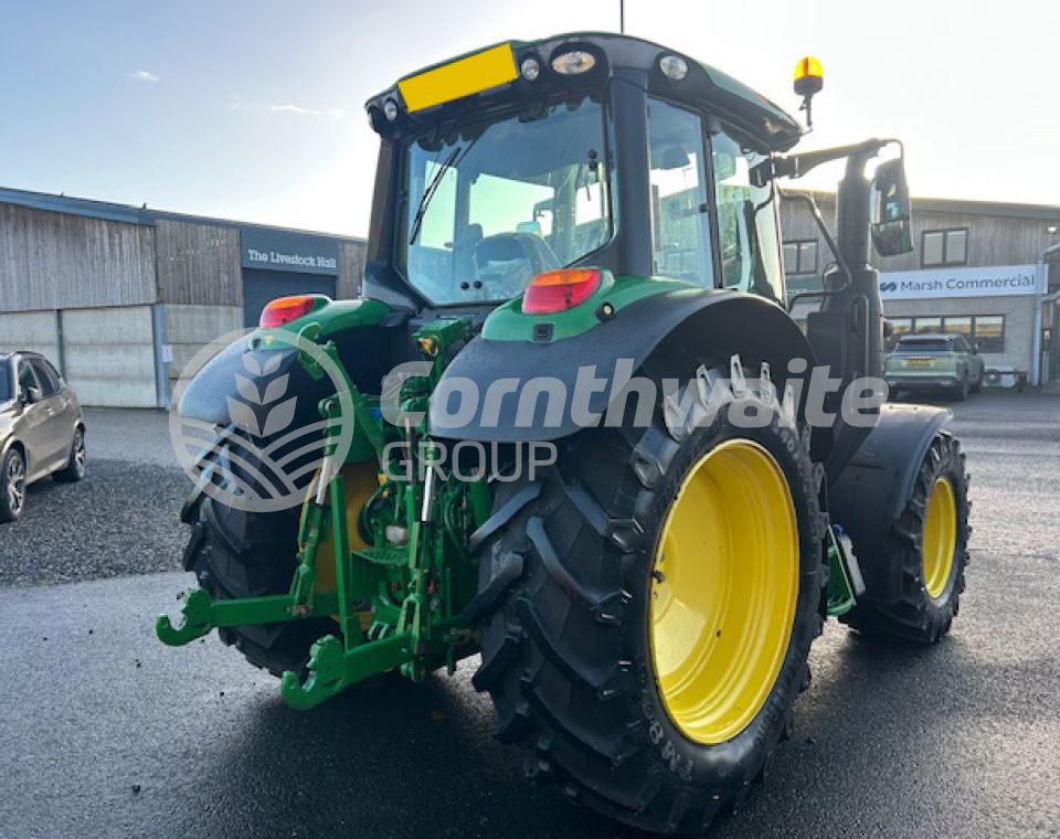 John Deere 6110M
