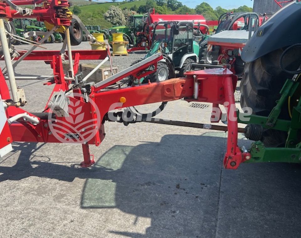 Pottinger Hit 10.11T Trailed Tedder 
